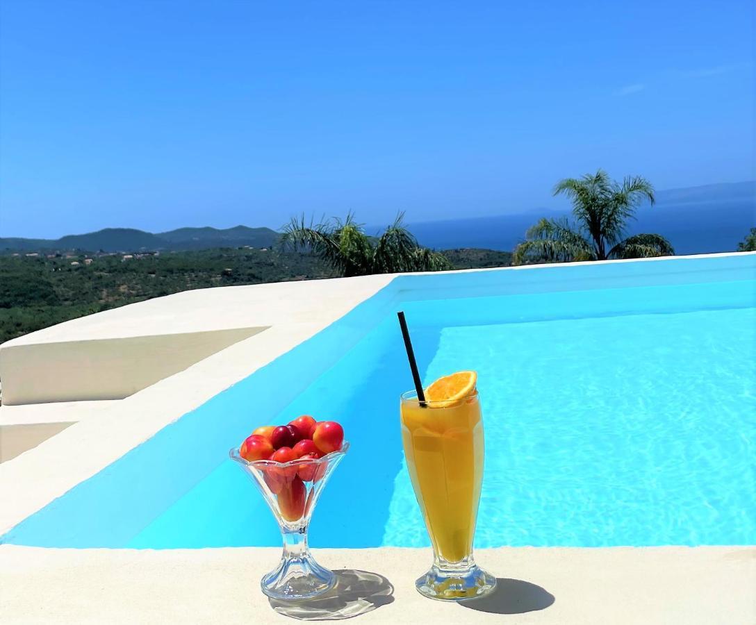 Rustic Hill Private Pool Suites Kalamata Extérieur photo